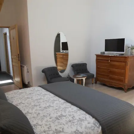 Bed & Breakfast Les Mille Et Pierres 3*