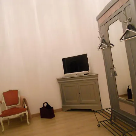 Les Mille Et Pierres 3* Mareuil-le-Port