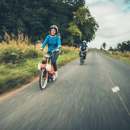 Les Mille Et Pierres Bed & Breakfast 3*